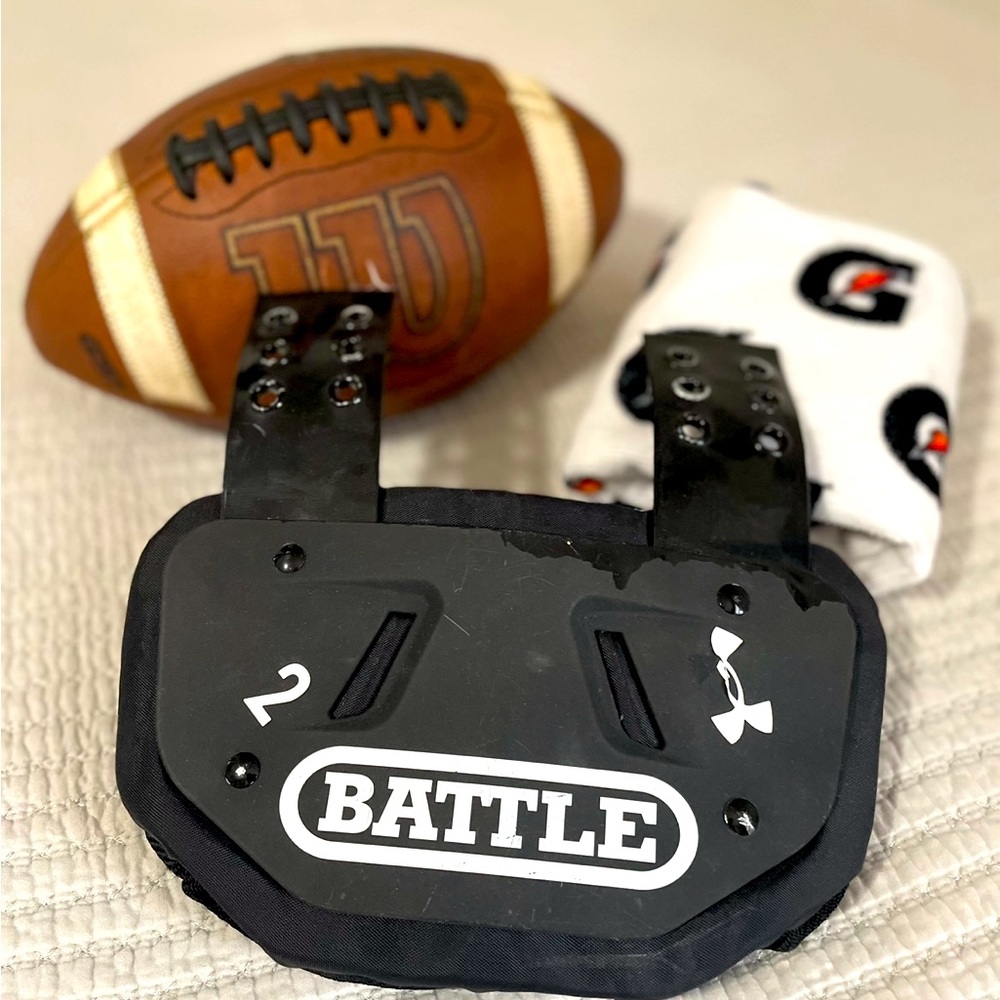 Battle football back plate youth